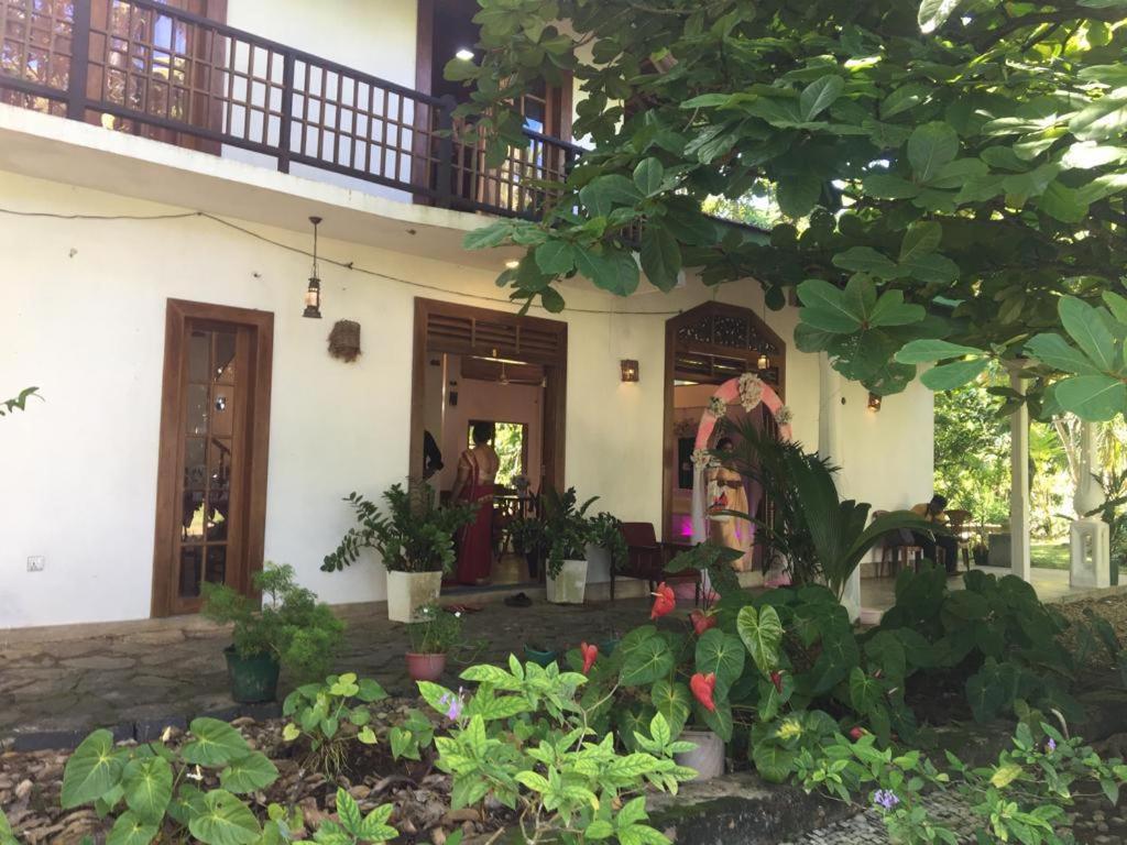 Milkyway Holiday Resort Unawatuna Exterior photo